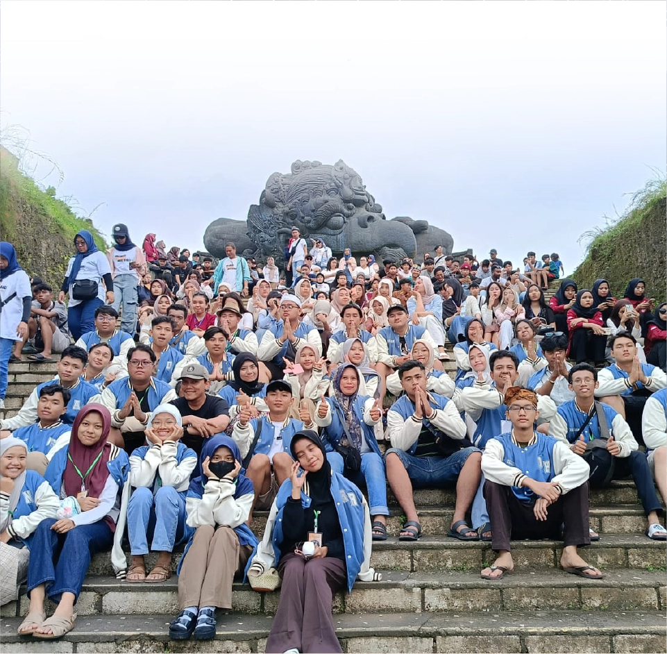 Level Garment Slide 7