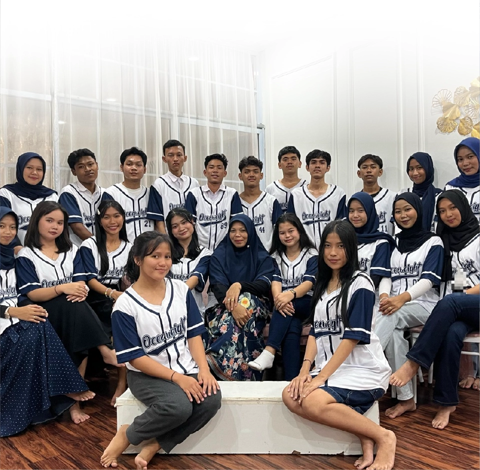 Level Garment Slide 2