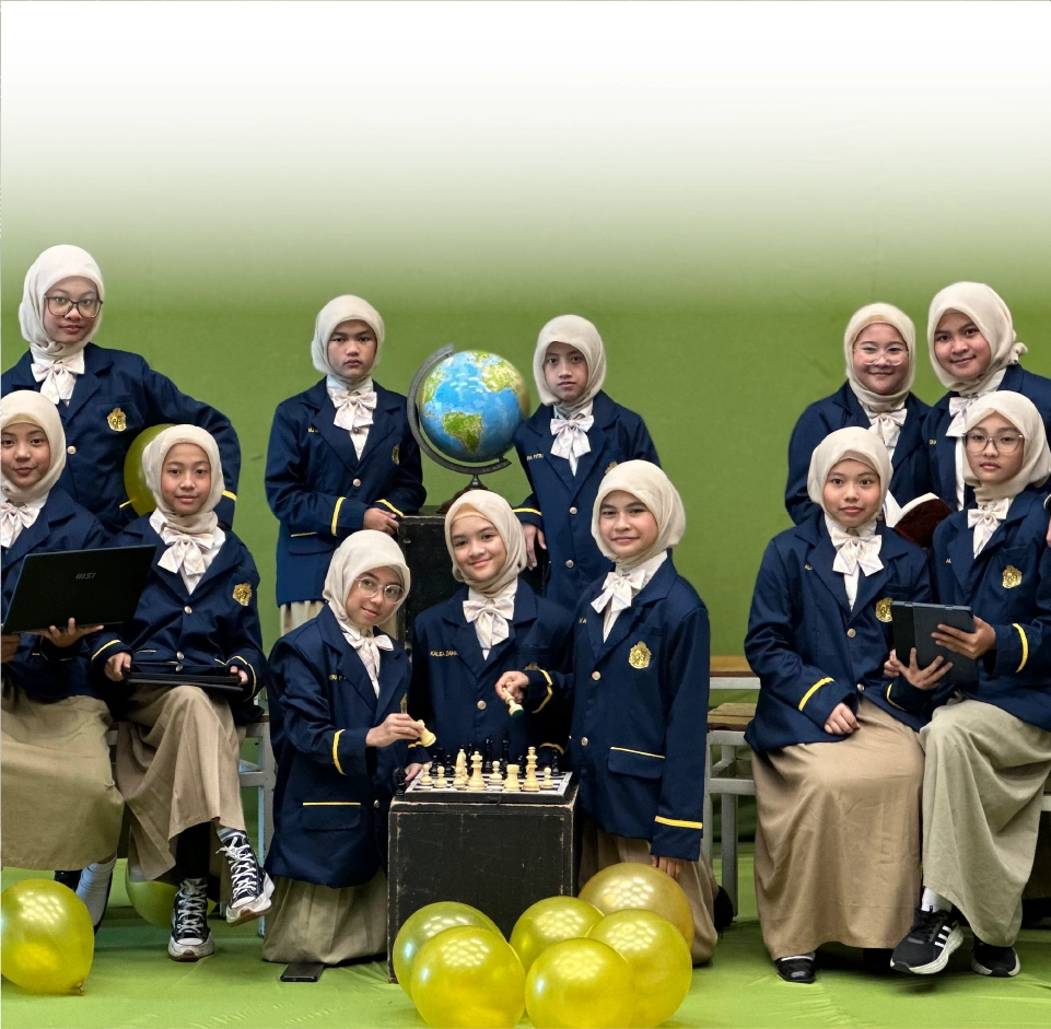 Level Garment Slide 4